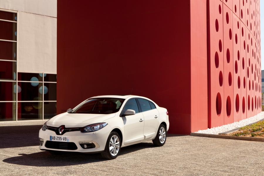 Renault Fluence 2012 года  (фото 6 из 9)